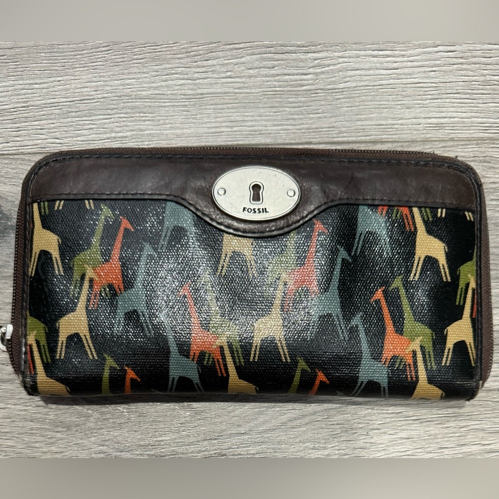 Fossil Key-Per Giraffe Wallet-(2of 2) - image 1